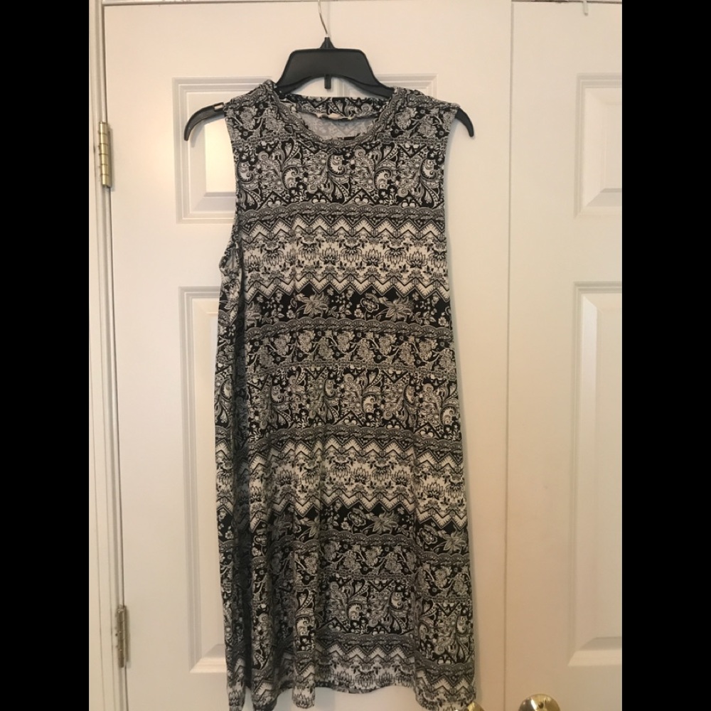 Black and white printed dress